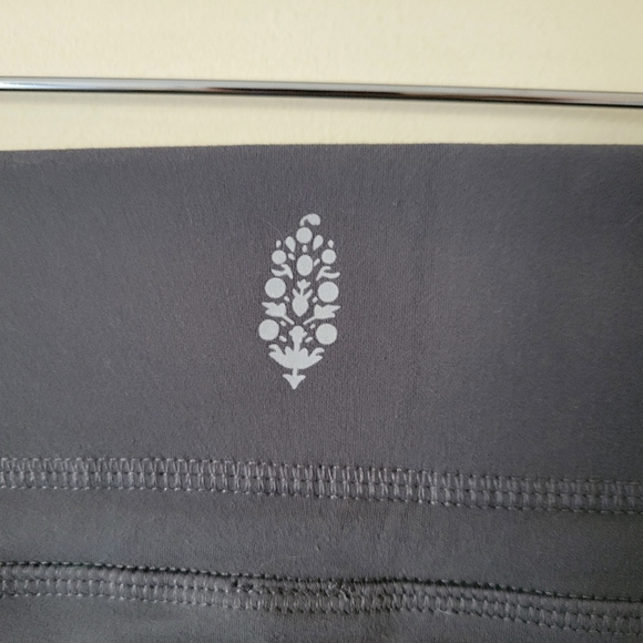 Free People Movement Never Better Colorblock Slim Jogger Grey Women's Medium - Picture 9 of 11